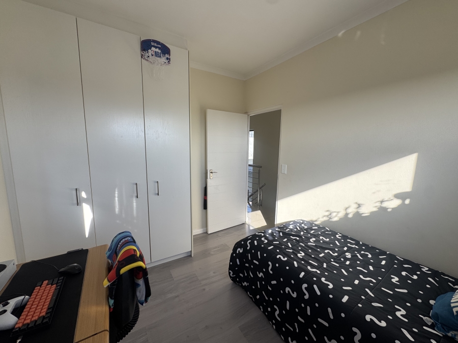 3 Bedroom Property for Sale in Parklands North Western Cape